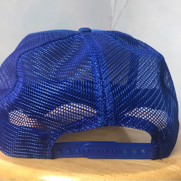 Ford Tractors SnapBack - Picture 3 of 11